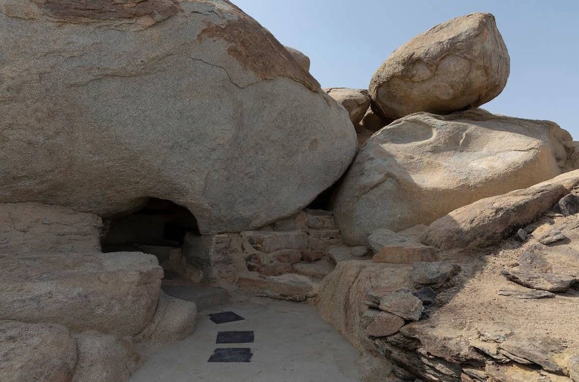 Half a Day at Jabal Thawr Cultural District — The Cave of Thawr