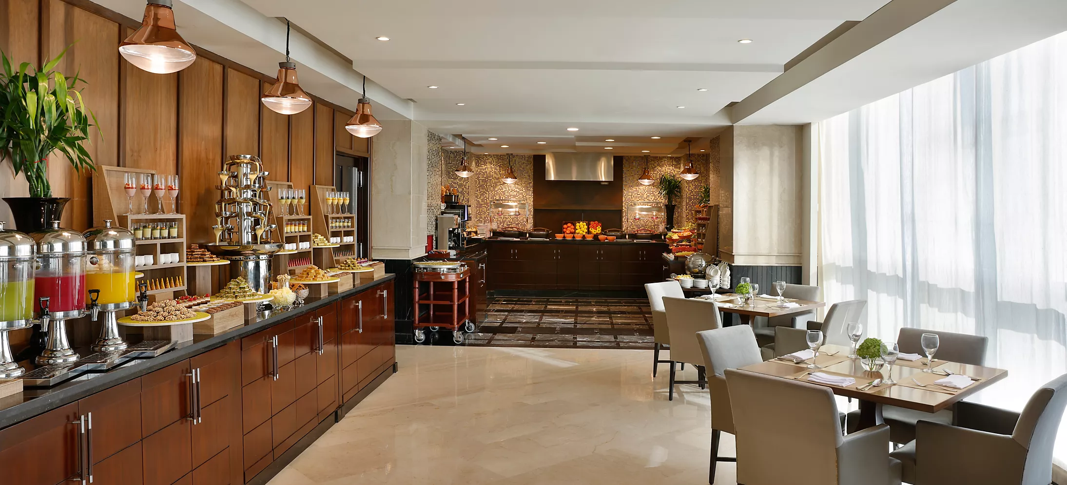 Fairmont Clock Royal Tower — thumbnail 2