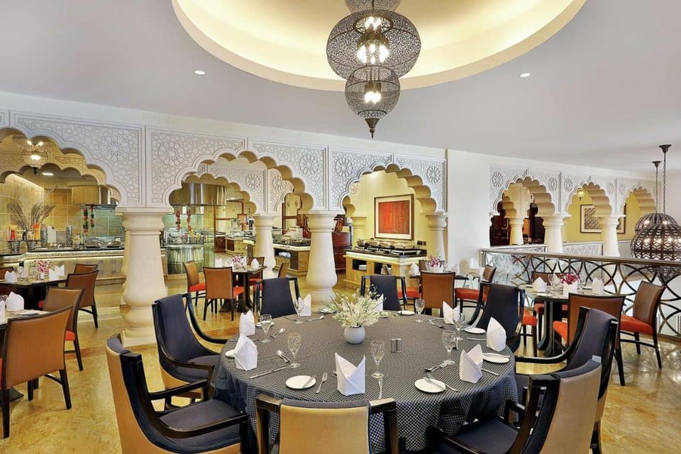 هيلتون سويتس جبل عمر — Hilton Suites 8