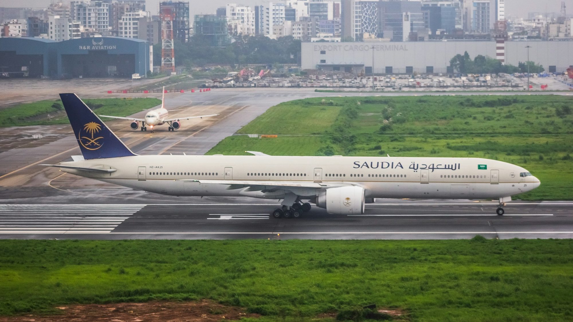 Jeddah Airport Flight Status: What's Operating and What's Cancelled